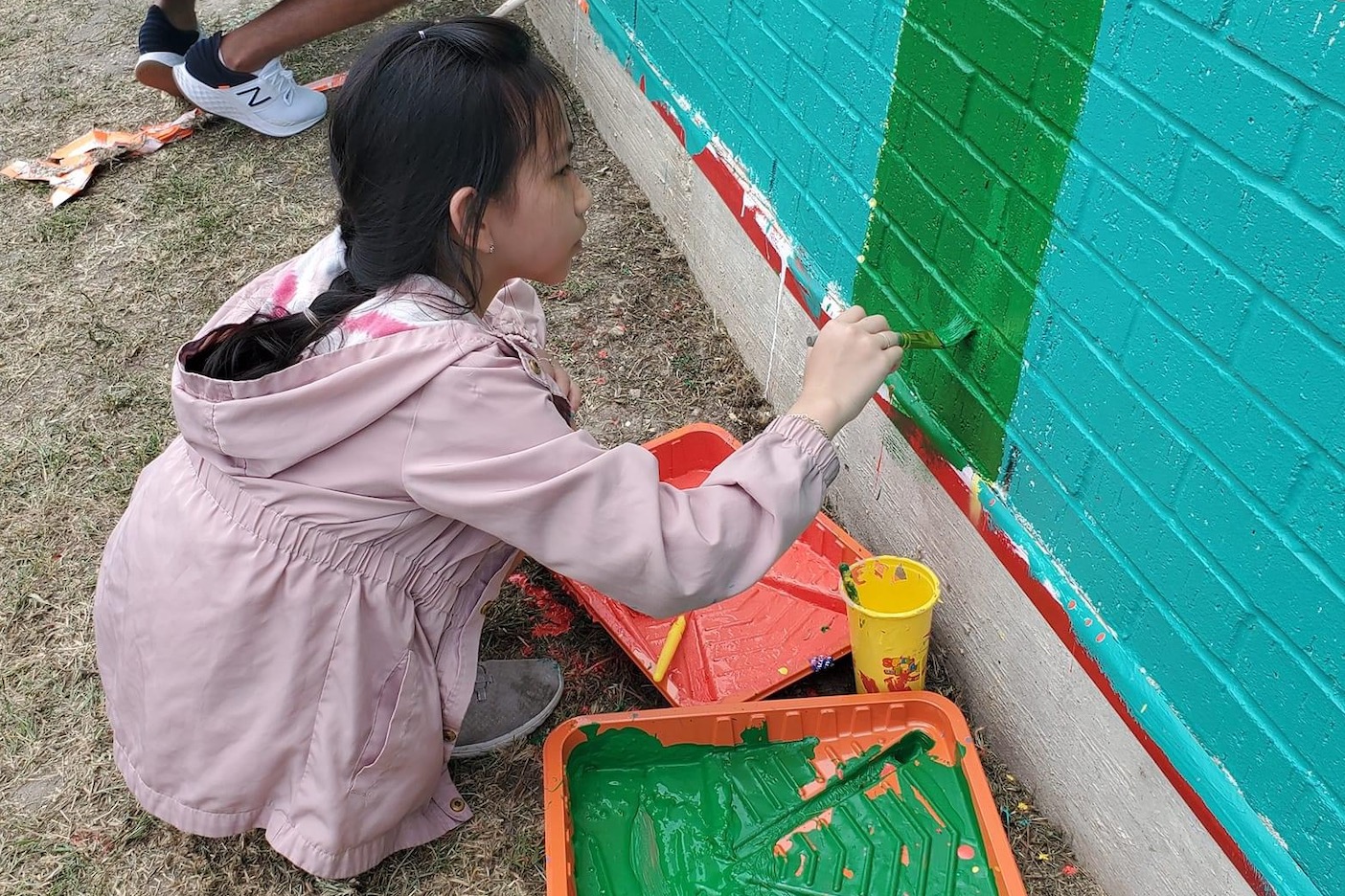 Arnold art student paints mural